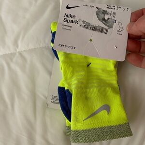 NWT’ Nike Spark Dri-FIT Ankle Socks - Neon Yellow and Silver